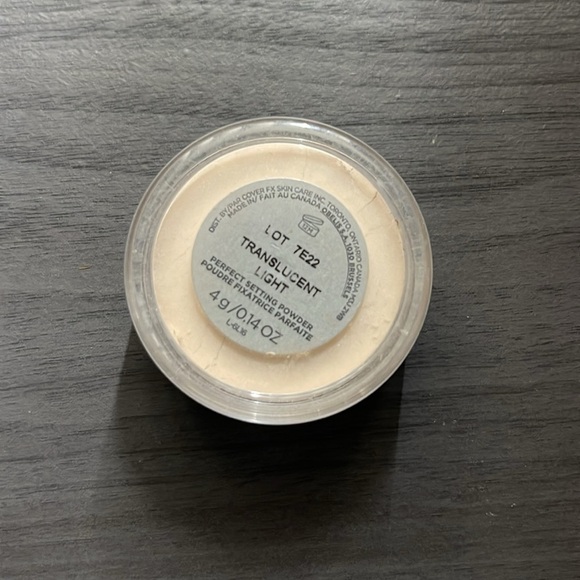 Cover FX Perfect Setting Powder - Picture 3 of 3